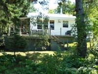 Lakefront
Cottage