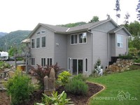 Single Family
Home