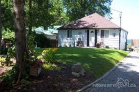 Lakefront
Cottage