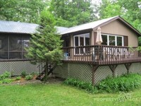 Lakefront
Cottage