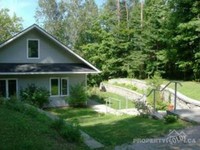 Lakefront
Cottage